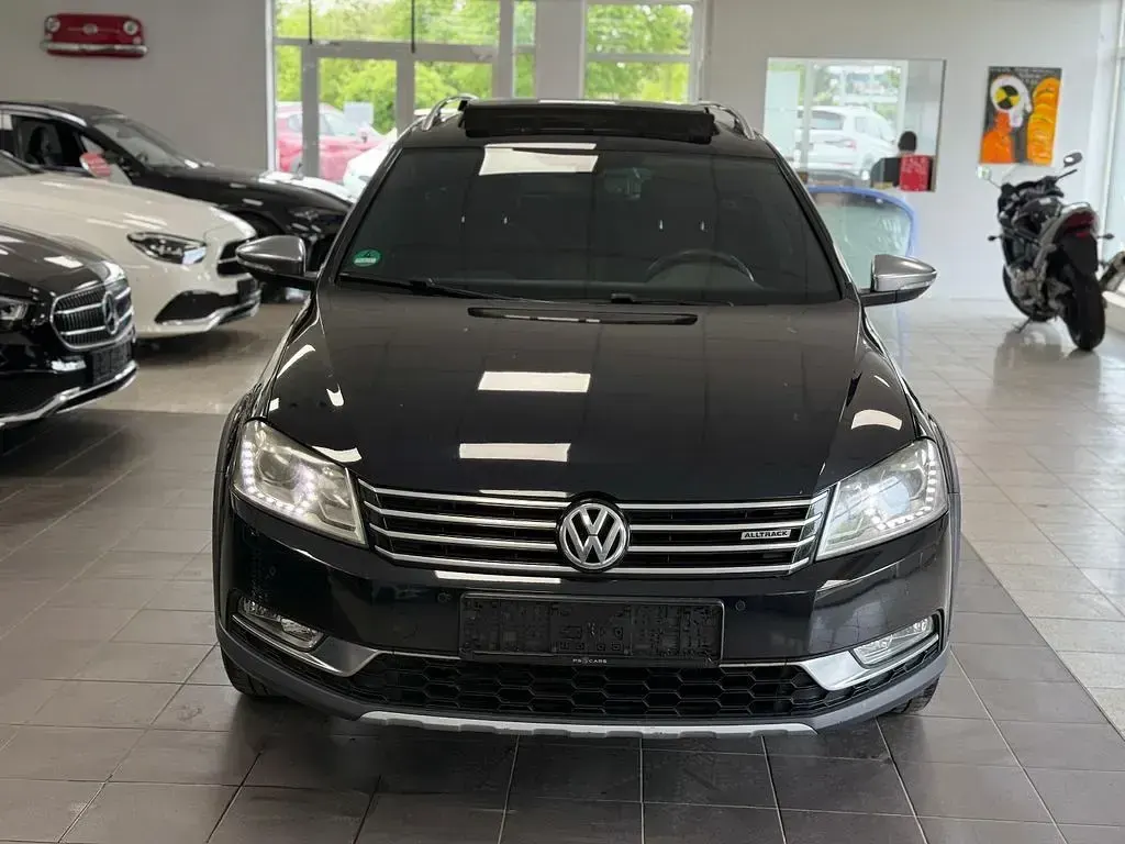Gebraucht VW Passat Alltrack Basis 170 PS (125 kW) 2012 Deep black perleffekt Kombi