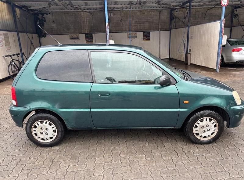 Grün Gebraucht 2001 Honda Logo Kleinwagen | 1.060 € (Fairer Preis) - Bild 1/4