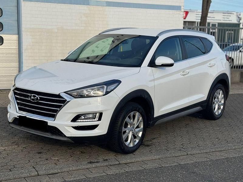 Weiß Gebraucht 2018 Hyundai Tucson SUV | 13.900 € (Guter Preis) - Bild 1/4