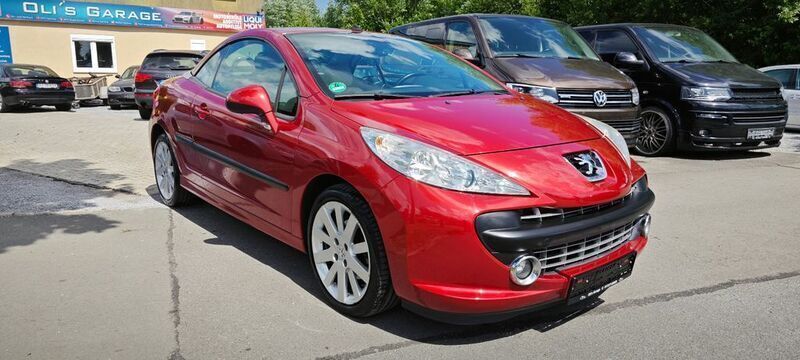 Rot Gebraucht 2007 Peugeot 207 CC Sport Cabrio | 3.333 € (Fairer Preis) - Bild 1/4