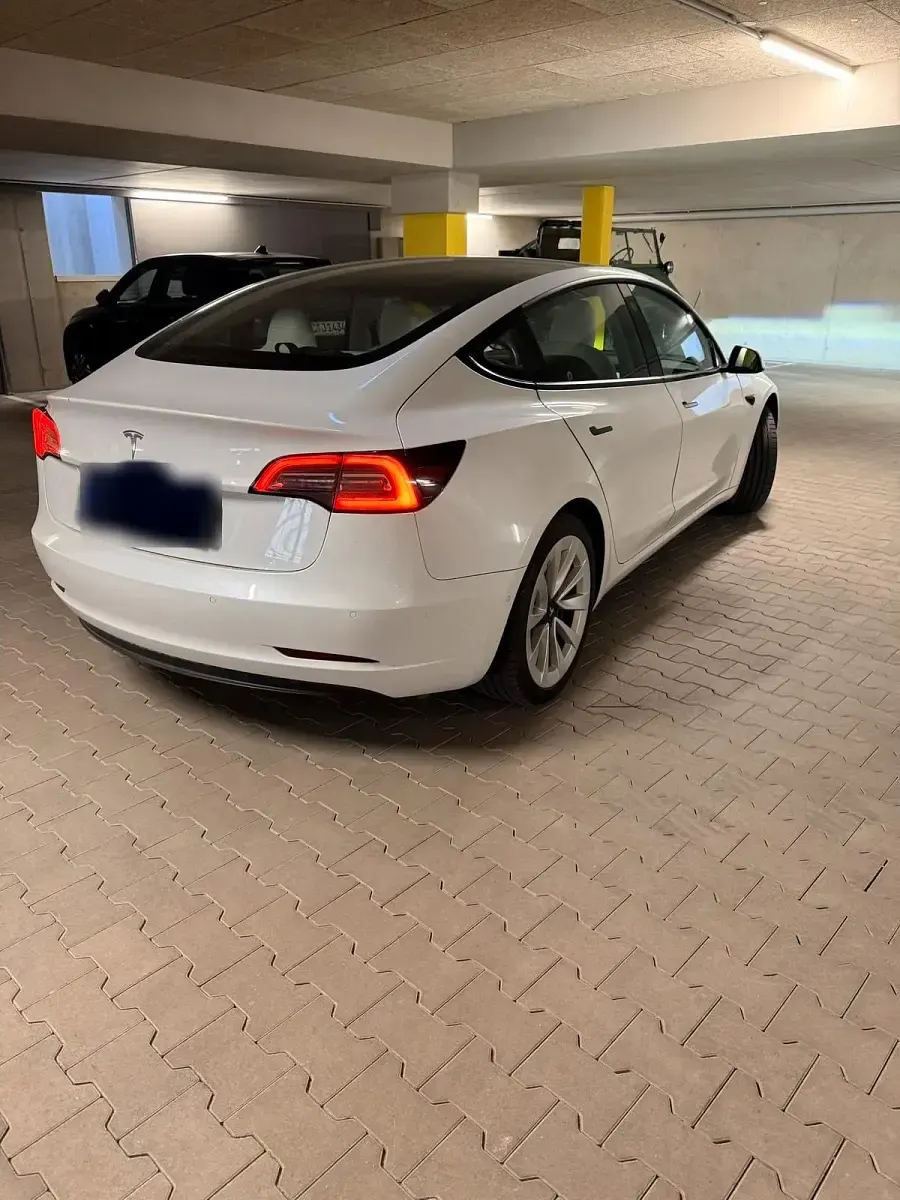 Gebraucht Tesla Model 3 Standard Range 239 kW (325 PS) 2021 Weiß Limousine