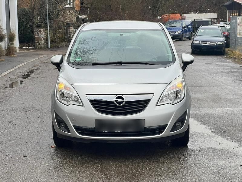 Gebraucht Opel Meriva 105 PS (77 kW) 2010 Silber Van / Kleinbus