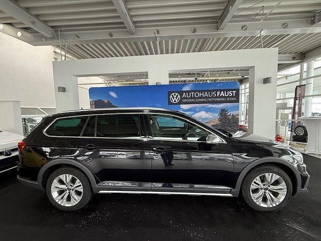 Gebraucht VW Passat Alltrack 200 PS (147 kW) 2021 Schwarz perleffekt Kombi