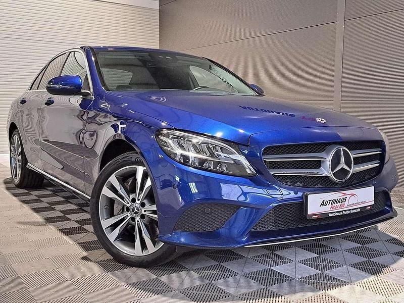 Blau Gebraucht 2021 Mercedes C300e Avantgarde Limousine | 28.970 € (Superpreis) - Bild 1/3