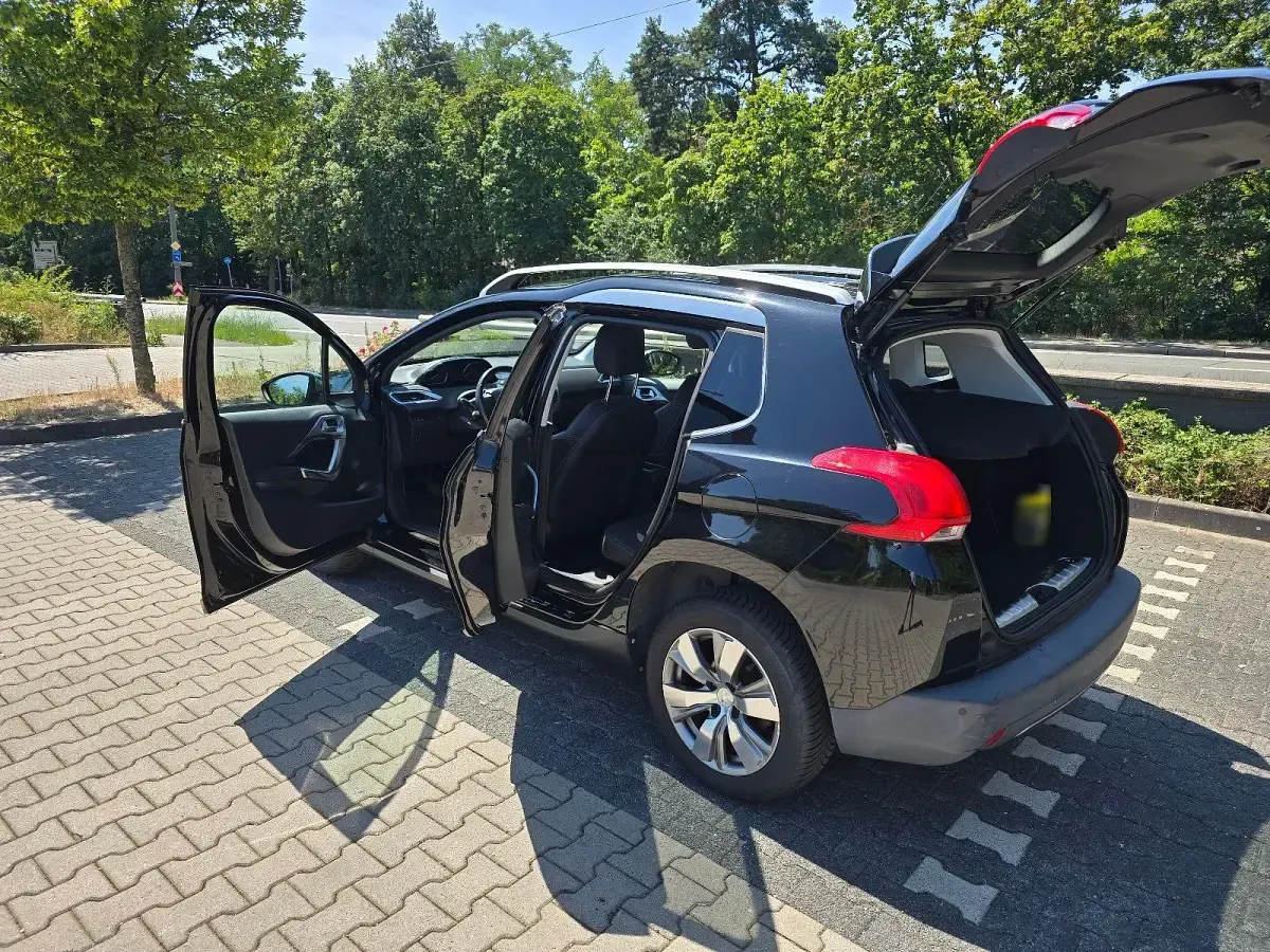 Gebraucht Peugeot 2008 Allure 120 PS (88 kW) 2013 Schwarz SUV