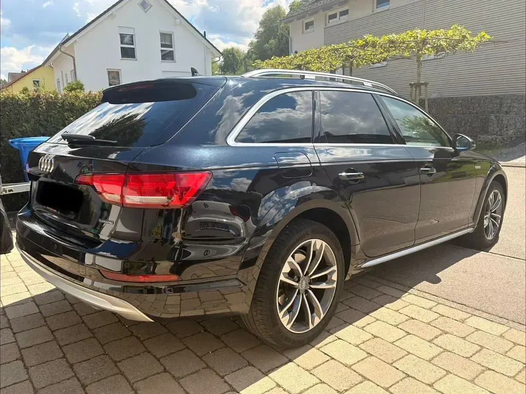 Gebraucht Audi A4 Allroad Comfort 163 PS (119 kW) 2017 Schwarz Kombi