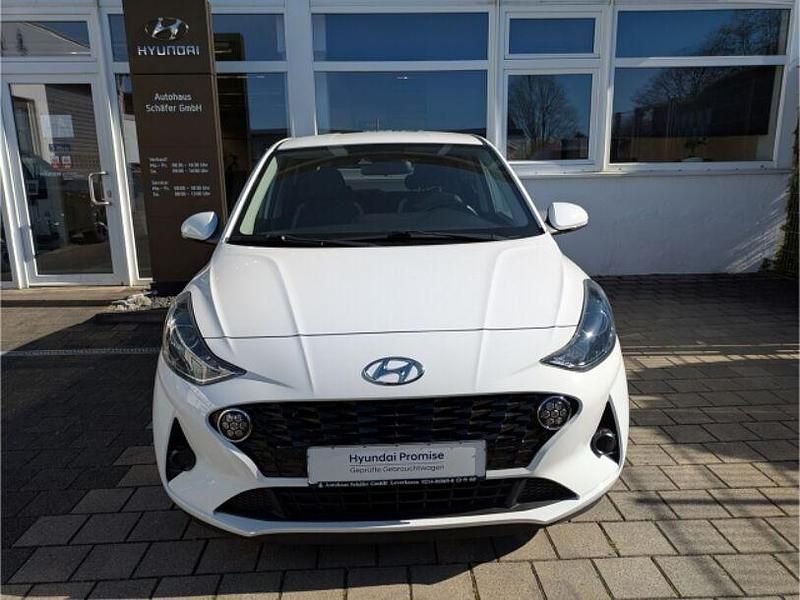 Gebraucht Hyundai i10 Edition 30+ 67 PS (49 kW) 2022 Weiss Kleinwagen