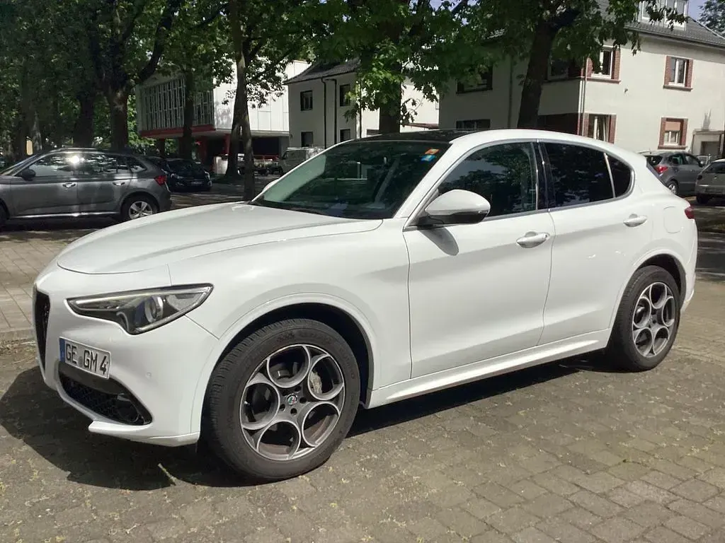 Gebraucht Alfa Romeo Stelvio 209 PS (153 kW) 2017 Weiß SUV