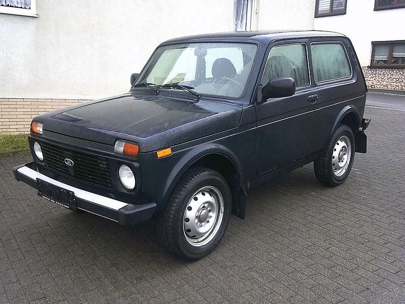 Blau Gebraucht 2015 Lada Taiga SUV | 8.499 € (Guter Preis) - Bild 1/4