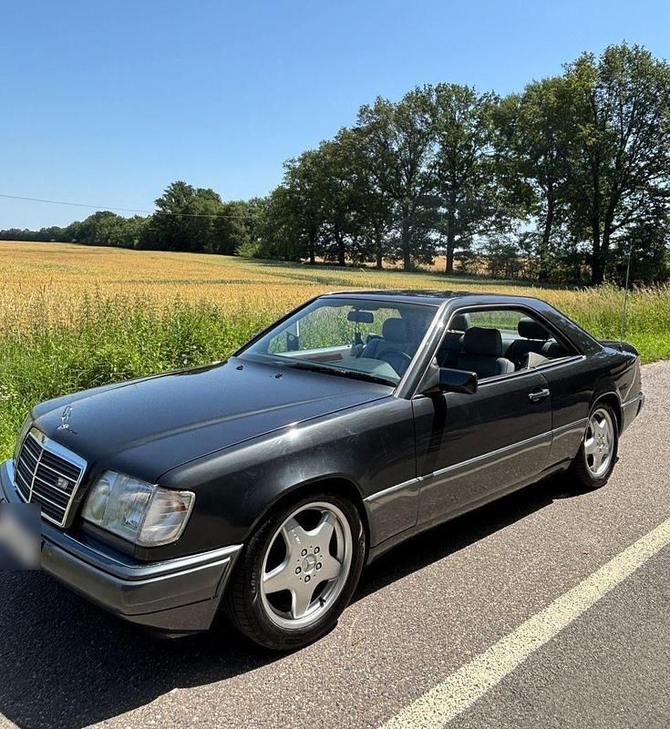 Gebraucht Mercedes 230 150 PS (110 kW) 1992 Schwarz Coupé