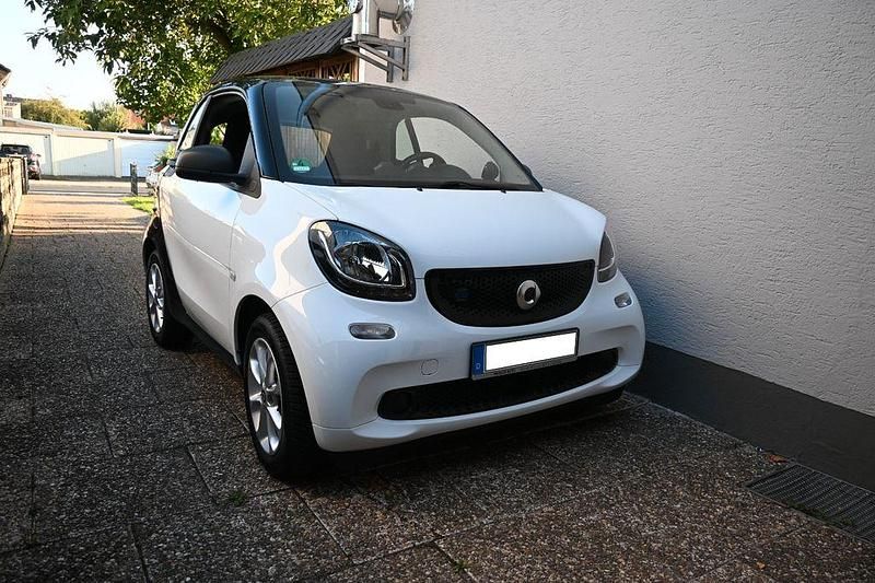 Weiß Gebraucht 2019 Smart ForTwo Electric Drive Kleinwagen | 7.950 € (Fairer Preis) - Bild 1/4