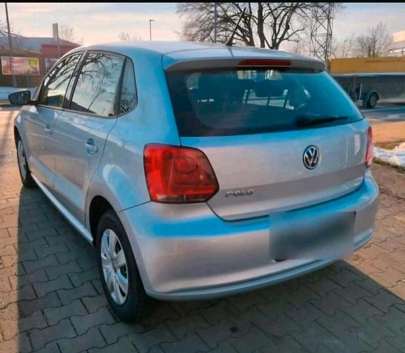 Silber Gebraucht 2010 VW Polo Kleinwagen | 4.650 € (Guter Preis) - Bild 1/4