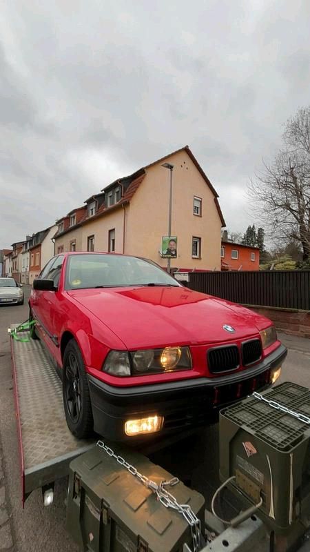 Gebraucht BMW 318 90 PS (66 kW) 1995 Rot Limousine