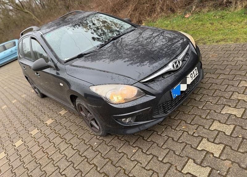 Gebraucht Hyundai i30 Classic 90 PS (66 kW) 2011 Schwarz Kombi