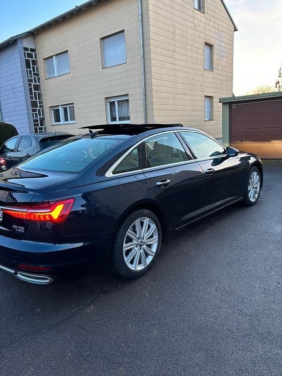 Gebraucht Audi A6 Ambiente 231 PS (169 kW) 2019 Blau Limousine