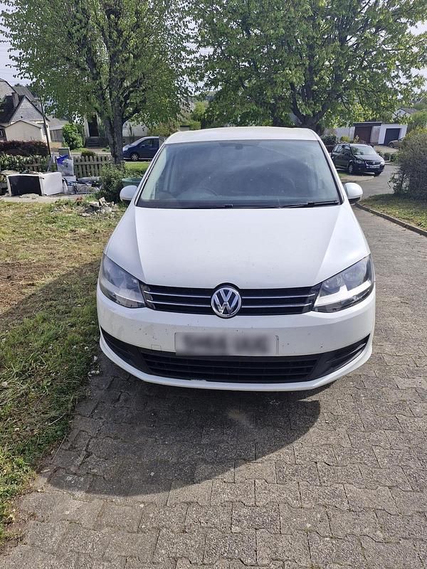 Second-hand VW Sharan 150 CP (110 kW) 2016 Alb Monovolum