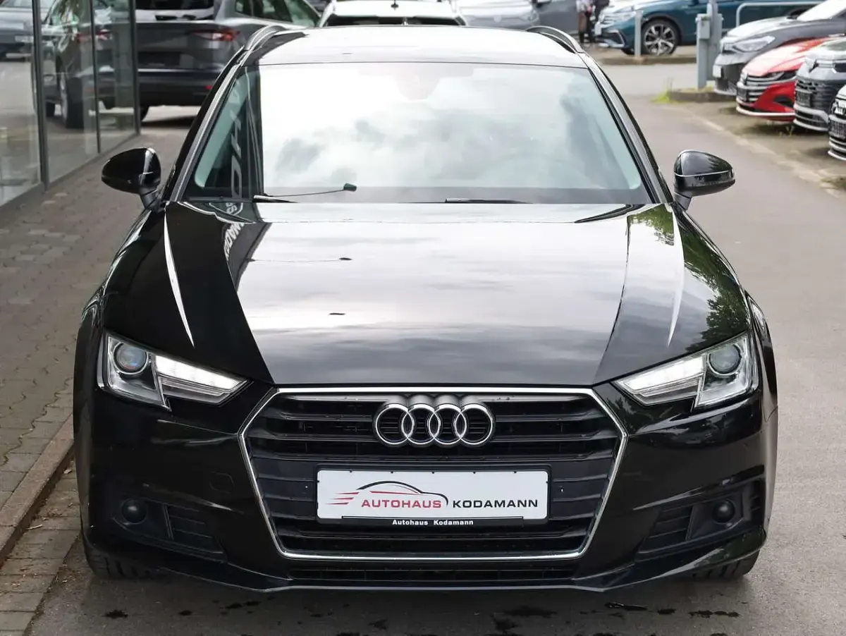 Gebraucht Audi A4 Basis 190 PS (139 kW) 2017 Schwarz Kombi