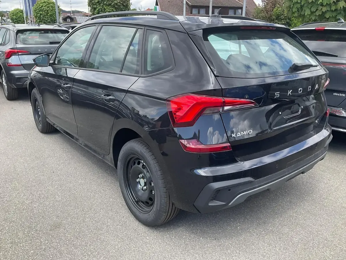 Neu Skoda Kamiq Selection 150 PS (110 kW) 2026 Black magic perleffekt SUV