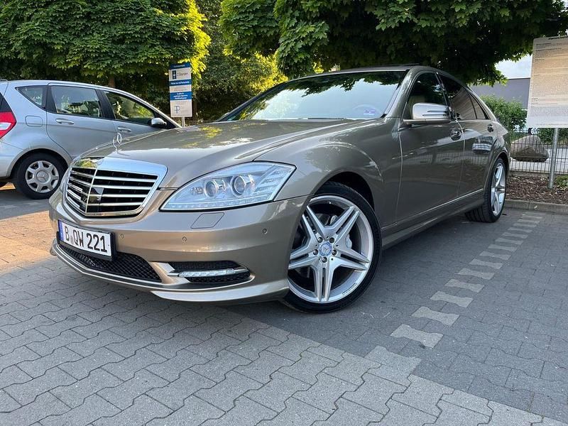Beige Gebraucht 2009 Mercedes S400 AMG Limousine | 16.000 € (Etwas zu teuer) - Bild 1/4
