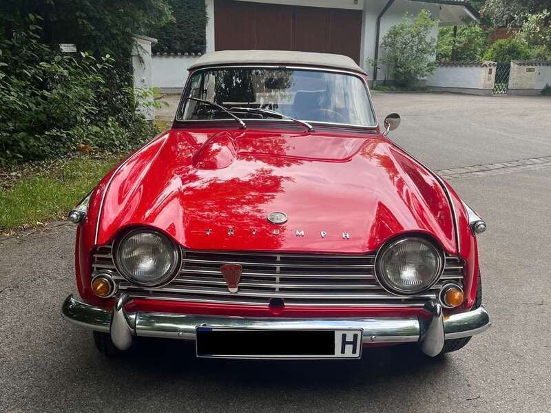 Rot Gebraucht 1967 Triumph TR4 Cabrio | 25.000 € - Bild 1/4