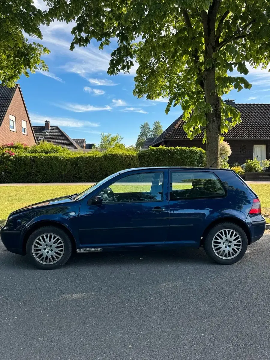 Gebraucht VW Golf IV 90 PS (66 kW) 2002 Kleinwagen