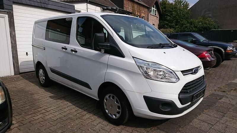 Weiß Gebraucht 2016 Ford Transit Custom Trend Van / Kleinbus | 12.500 € (Fairer Preis) - Bild 1/4