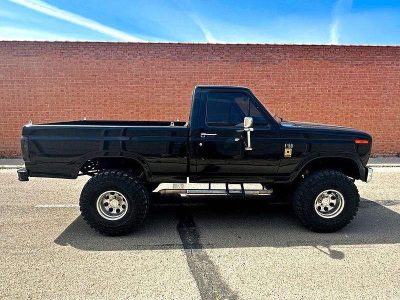 Gebraucht Ford F-150 109 PS (80 kW) 1984 Schwarz Pickup