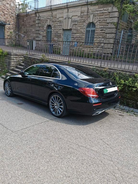 Gebraucht Mercedes E300 AMG 245 PS (180 kW) 2019 Schwarz Limousine