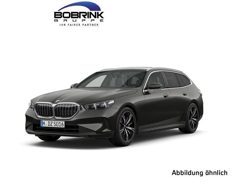Gebraucht BMW 540 M Sport 303 PS (222 kW) 2025 Grau Kombi