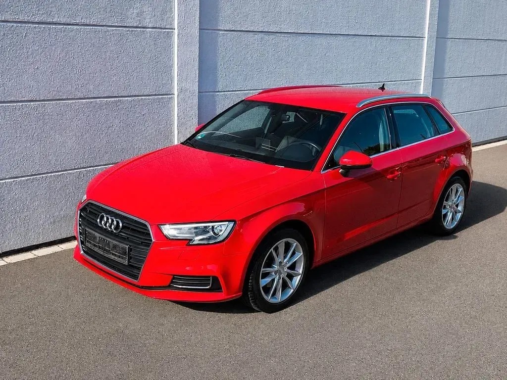 Gebraucht Audi A3 Design 116 PS (85 kW) 2018 Tangorot metallic Limousine