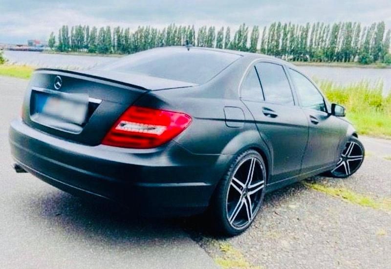 Gebraucht Mercedes 220 170 PS (125 kW) 2011 Schwarz Limousine