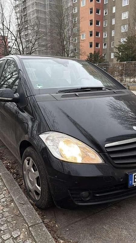 Gebraucht Mercedes A160 95 PS (69 kW) 2010 Schwarz Kleinwagen