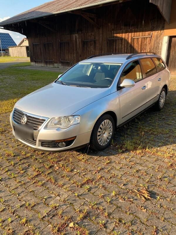 Silber Gebraucht 2010 VW Passat Kombi | 3.000 € (Guter Preis) - Bild 1/4