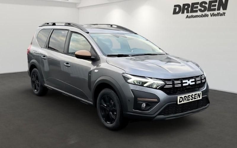 Neu Dacia Jogger Extreme 141 PS (103 kW) 2025 Grau Van / Kleinbus