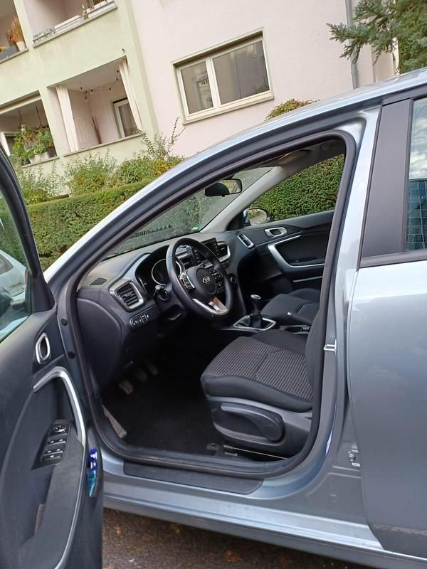 Gebraucht Kia Ceed 99 PS (72 kW) 2019 Grau Kleinwagen