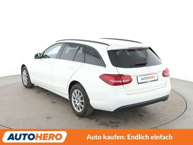 Gebraucht Mercedes C180 156 PS (114 kW) 2019 Weiß Kombi