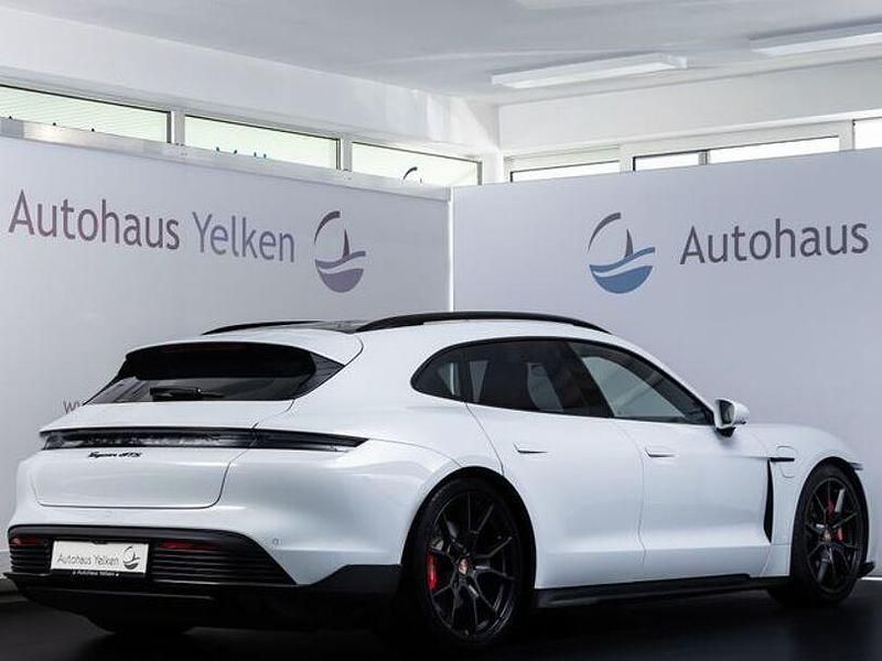 Gebraucht Porsche Taycan 323 kW (440 PS) 2023 Weiss Limousine