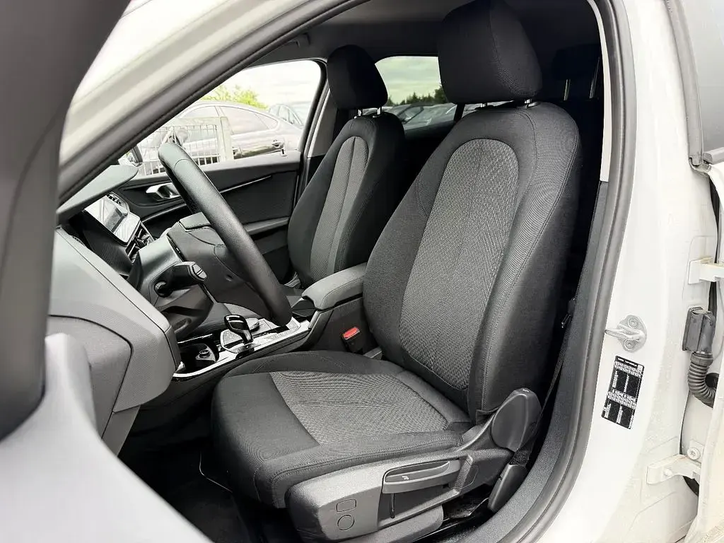 Gebraucht BMW 120 Advantage 178 PS (130 kW) 2023 Mineralweiss metallic Kleinwagen