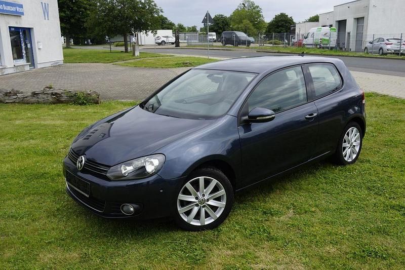 Blau Gebraucht 2009 VW Golf VI Highline Coupé | 4.799 € (Fairer Preis) - Bild 1/4