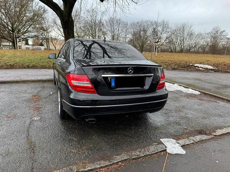 Gebraucht Mercedes C250 Avantgarde 204 PS (150 kW) 2012 Schwarz Limousine