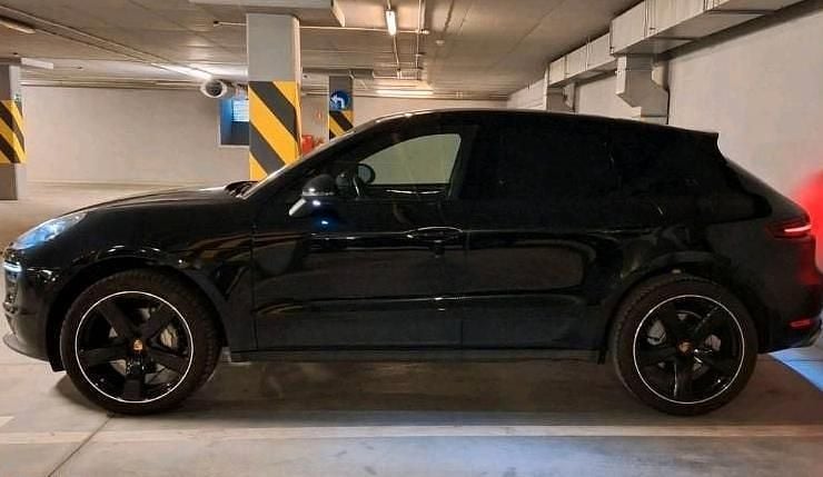 Schwarz Gebraucht 2015 Porsche Macan S SUV | 31.000 € (Fairer Preis) - Bild 1/4