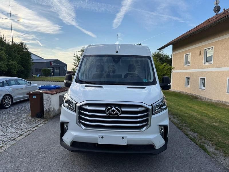 Weiß Gebraucht 2023 Maxus V90 Van | 9.990 € - Bild 1/4