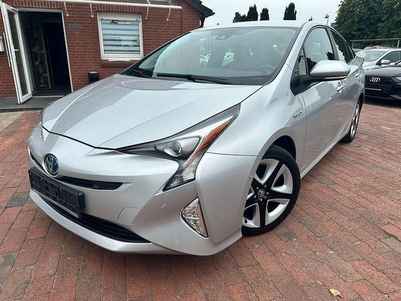 Silber Gebraucht 2017 Toyota Prius Executive Kleinwagen | 15.600 € (Fairer Preis) - Bild 1/4