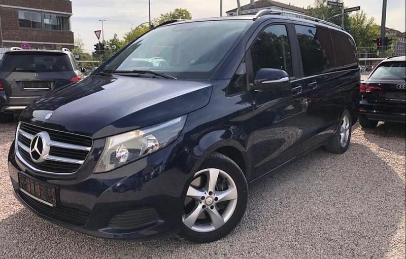 Blau Gebraucht 2014 Mercedes V220 Edition Van / Kleinbus | 28.600 € (Fairer Preis) - Bild 1/4