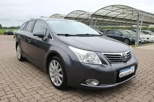 Gebraucht Toyota Avensis Executive 150 PS (110 kW) 2009 Grau Kombi