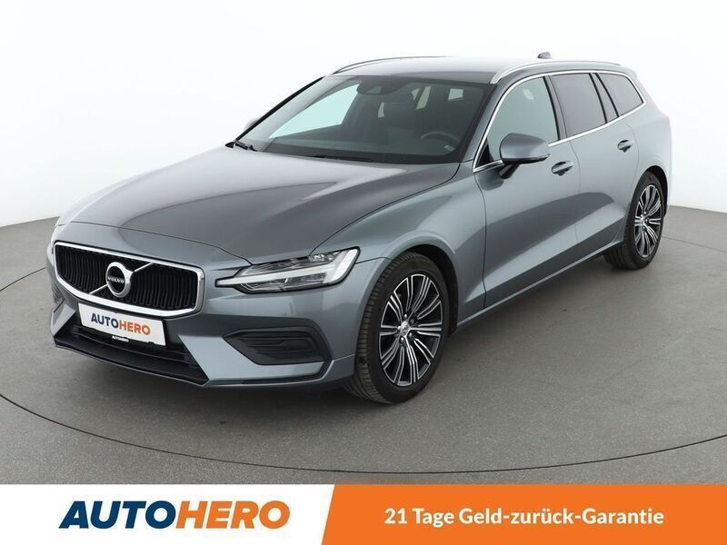 Grau Gebraucht 2018 Volvo V60 Momentum Kombi | 23.750 € (Guter Preis) - Bild 1/3