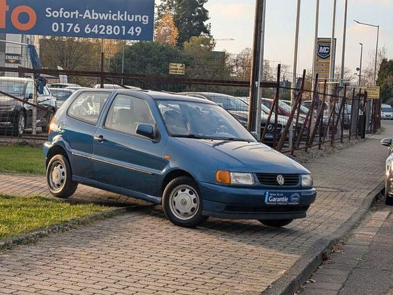 Gebraucht VW Polo 60 PS (44 kW) 1999 Blau Kleinwagen