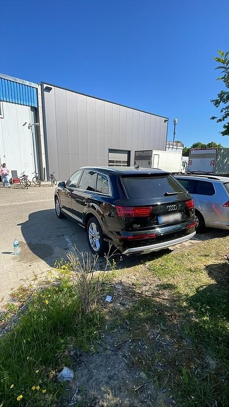 Second-hand Audi Q7 272 CP (200 kW) 2016 Negru SUV