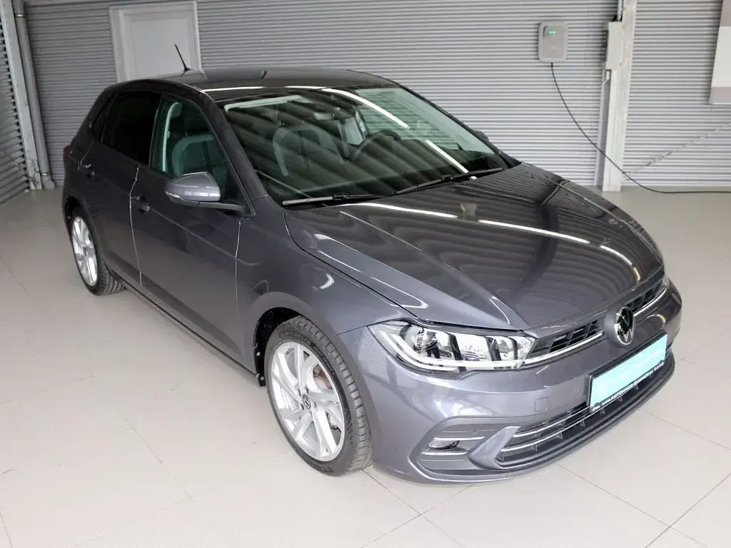 Gebraucht VW Polo Style 95 PS (69 kW) 2024 Grau Limousine
