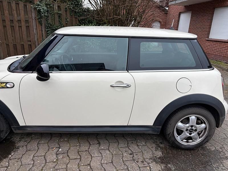Usata Mini Cooper 75 CV (55 kW) 2010 Beige Utilitaria